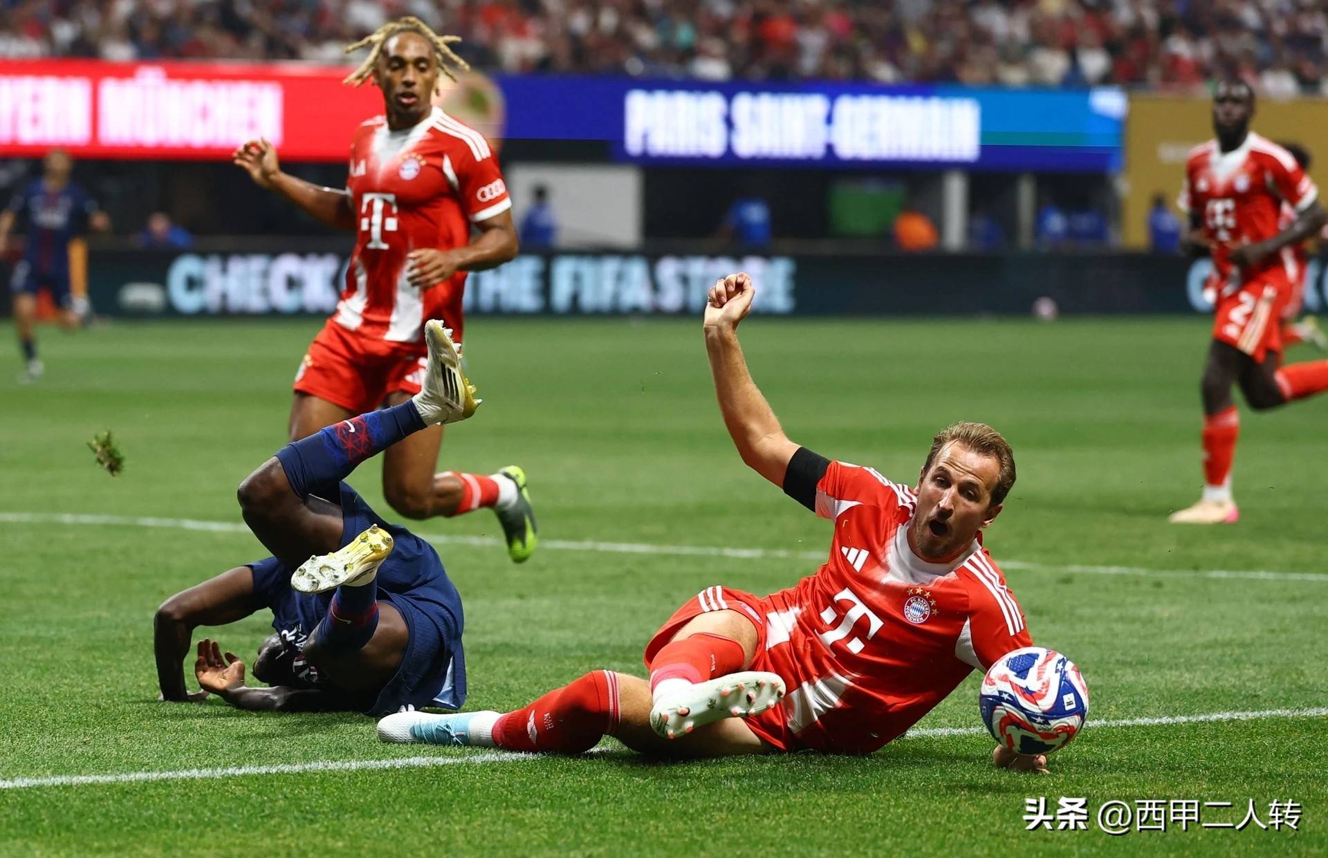 关于巴黎圣日耳曼训练开放日，赛后刷新队史纪录引欢呼，CBA常规赛在即，轮换策略成焦点的信息