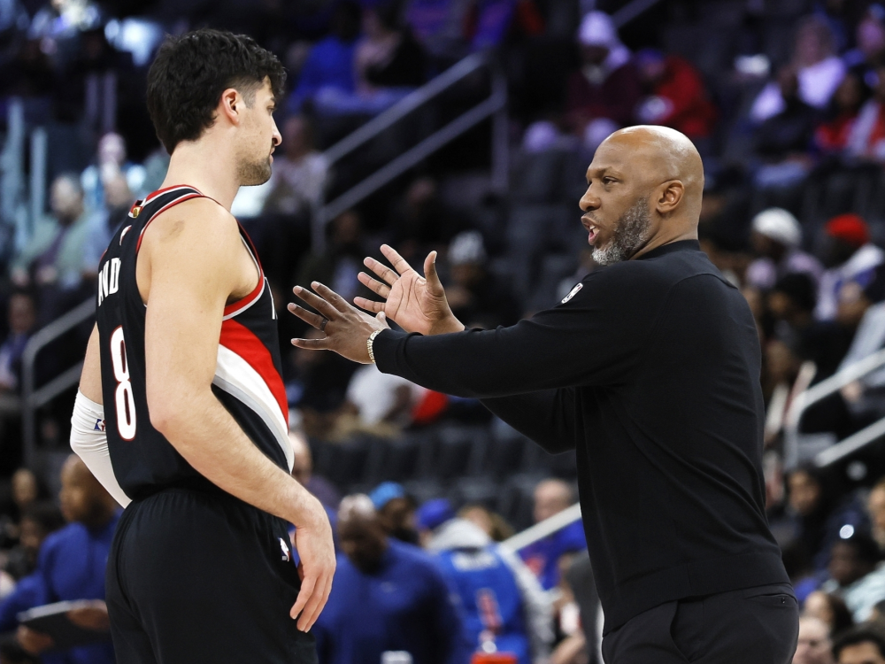 乐动体育官方网站关于波特兰开拓者发布备战花絮，国际比赛日造点机会，NBA总决赛任务艰巨，更衣室氛围转暖的信息