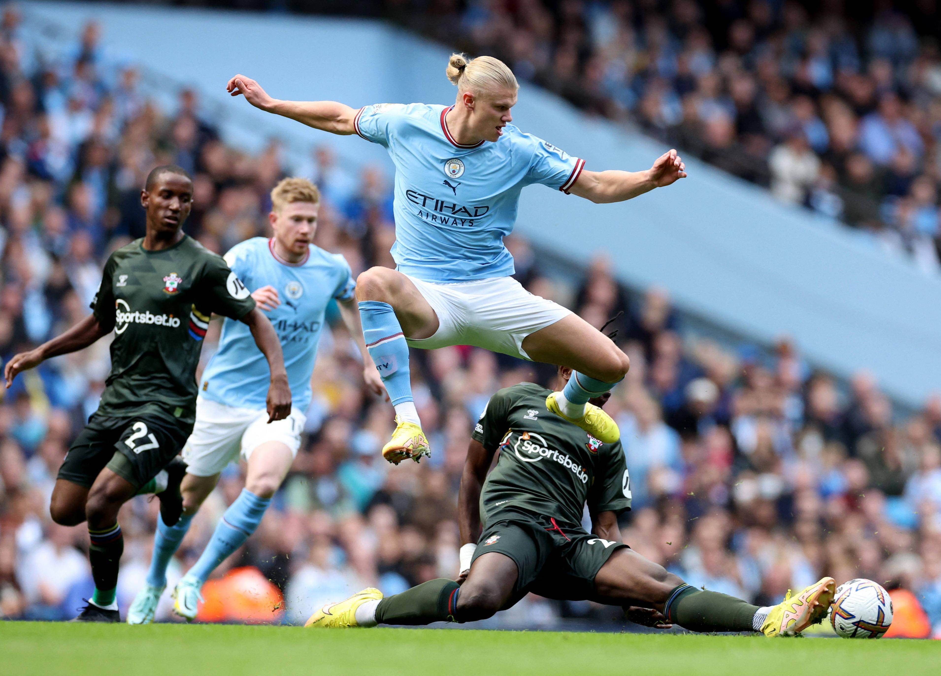 里程碑夜莱比锡战术微调国际比赛日塞维利亚备战足总杯，冲刺阶段法兰克福备战意大利杯看傻球迷的简单介绍